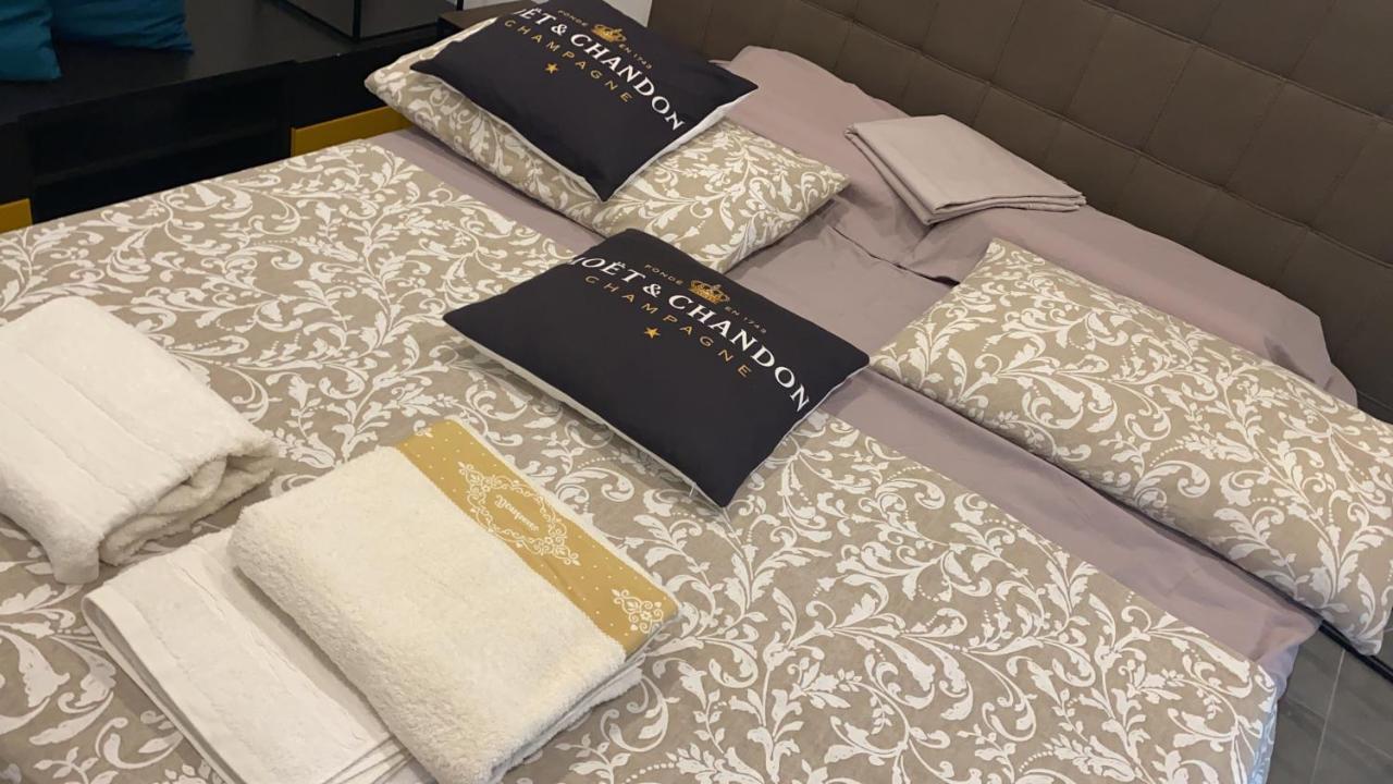 Decoluxe !Apartamento con 1 camera da letto , in zona San Paolo , Via martiniana Torino Esterno foto