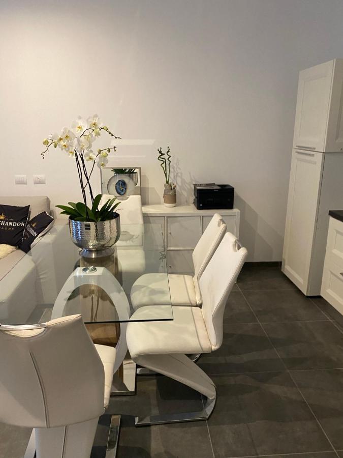Decoluxe !Apartamento con 1 camera da letto , in zona San Paolo , Via martiniana Torino Esterno foto