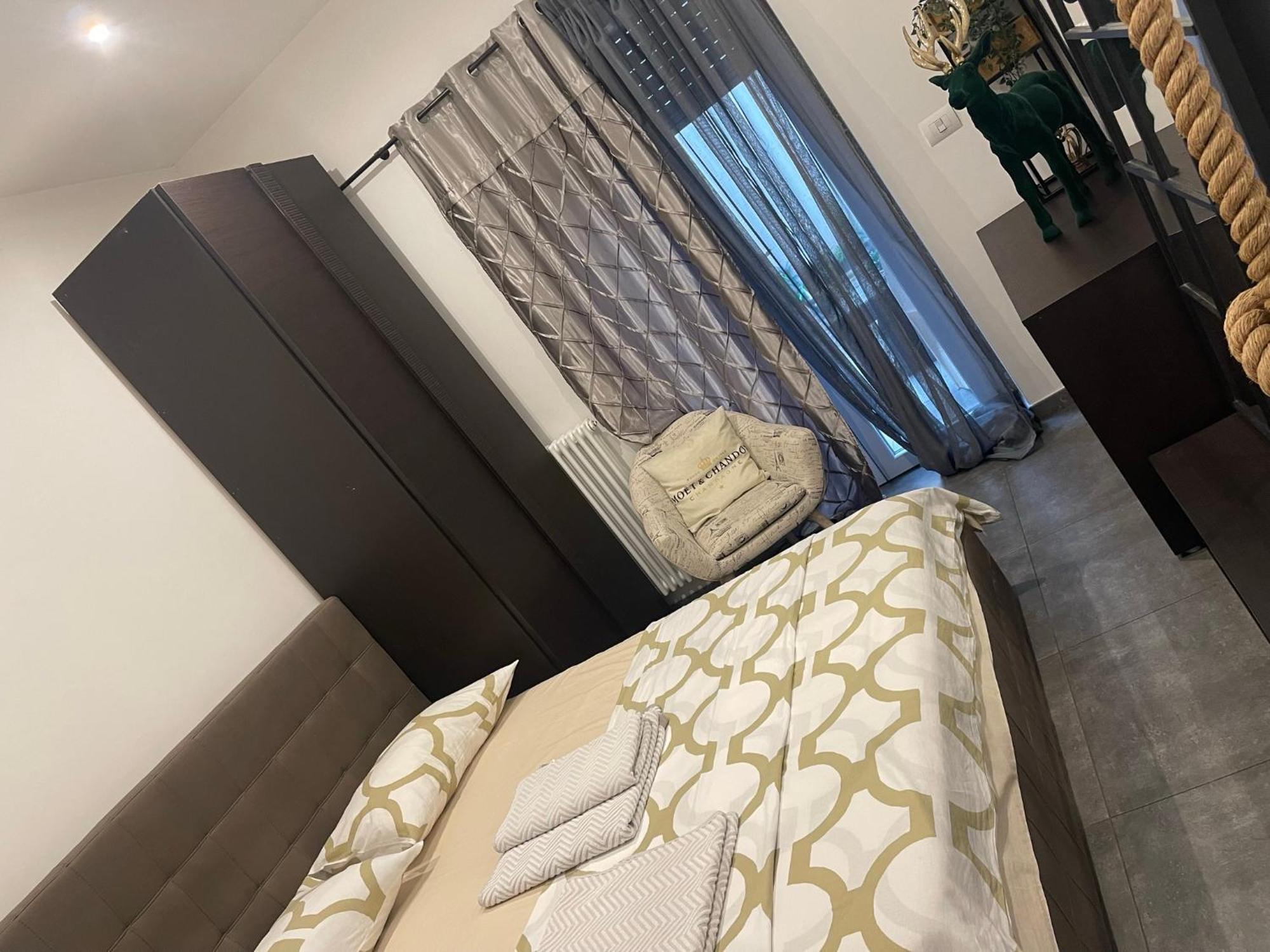 Decoluxe !Apartamento con 1 camera da letto , in zona San Paolo , Via martiniana Torino Esterno foto
