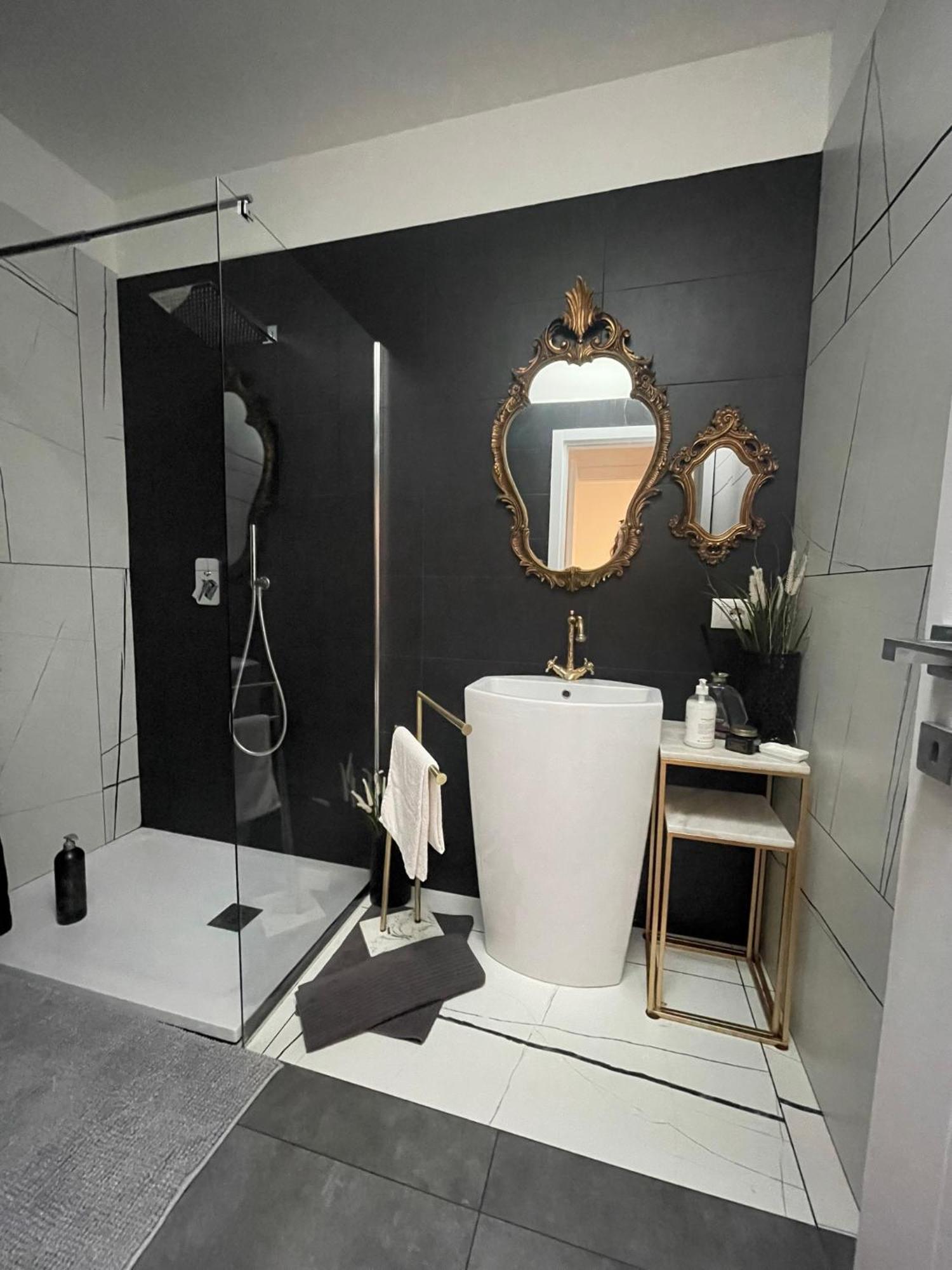Decoluxe !Apartamento con 1 camera da letto , in zona San Paolo , Via martiniana Torino Esterno foto